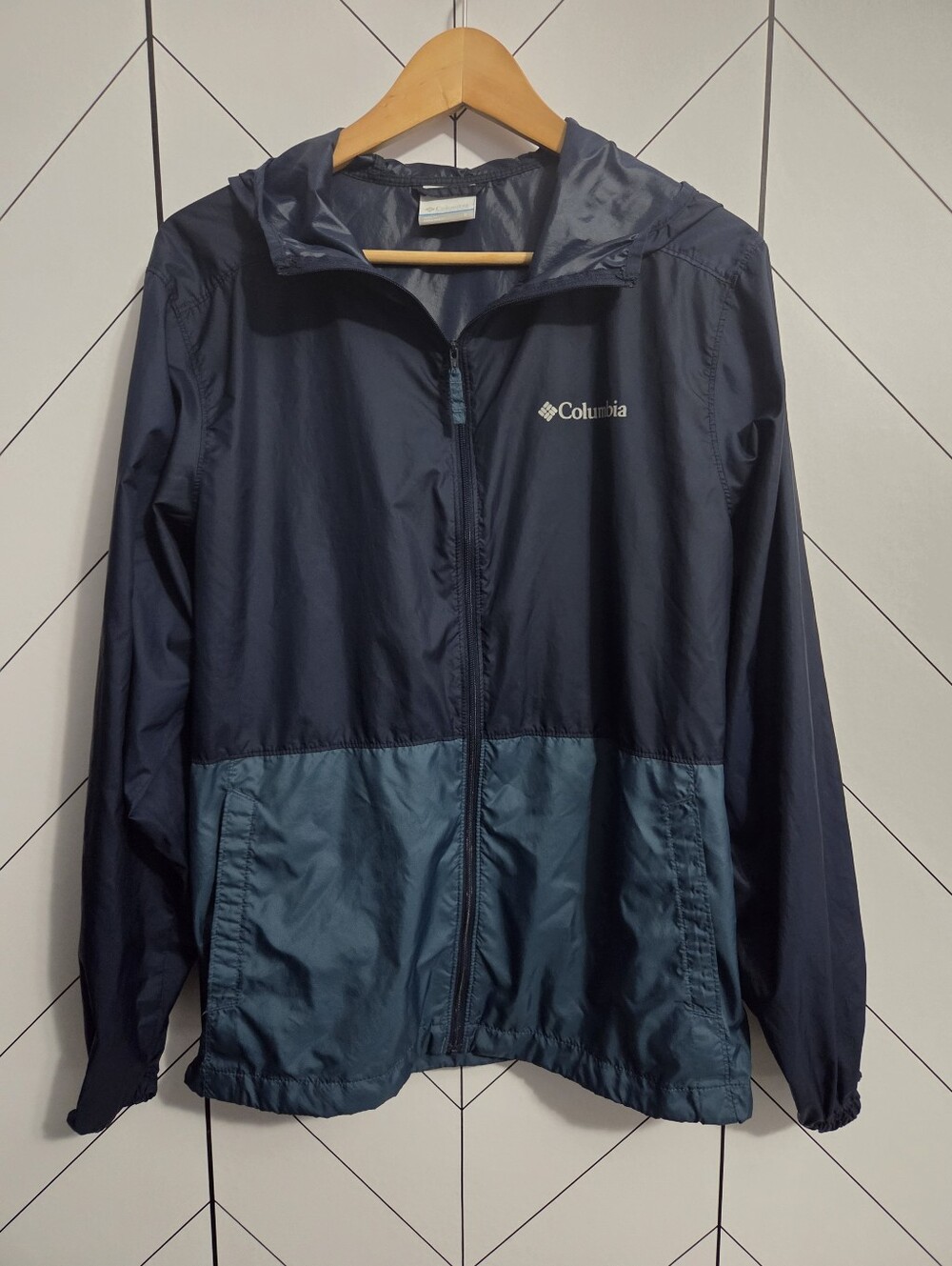 Columbia Men’s Center Ridge Windbreaker Jacket Blue Colorblock, Size Small